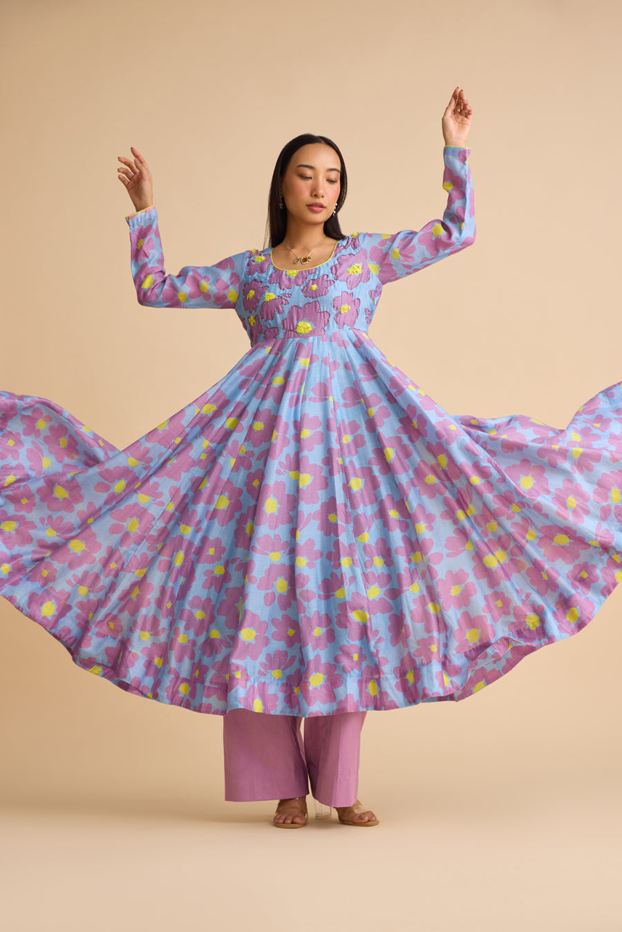 LA VIE EST BELLE SILK KURTA SET