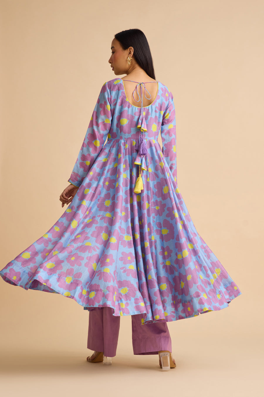 LA VIE EST BELLE SILK KURTA SET