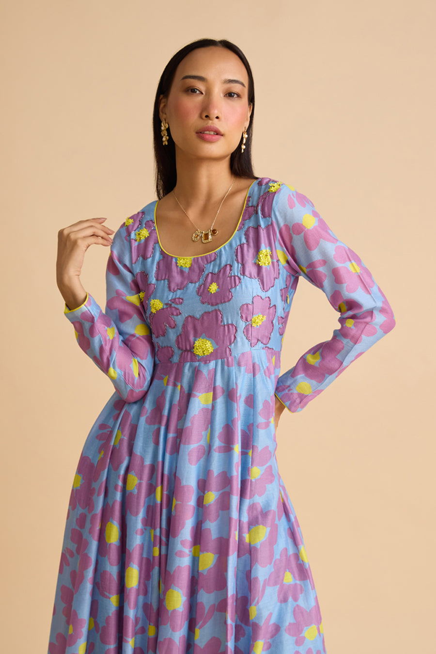 LA VIE EST BELLE SILK KURTA SET