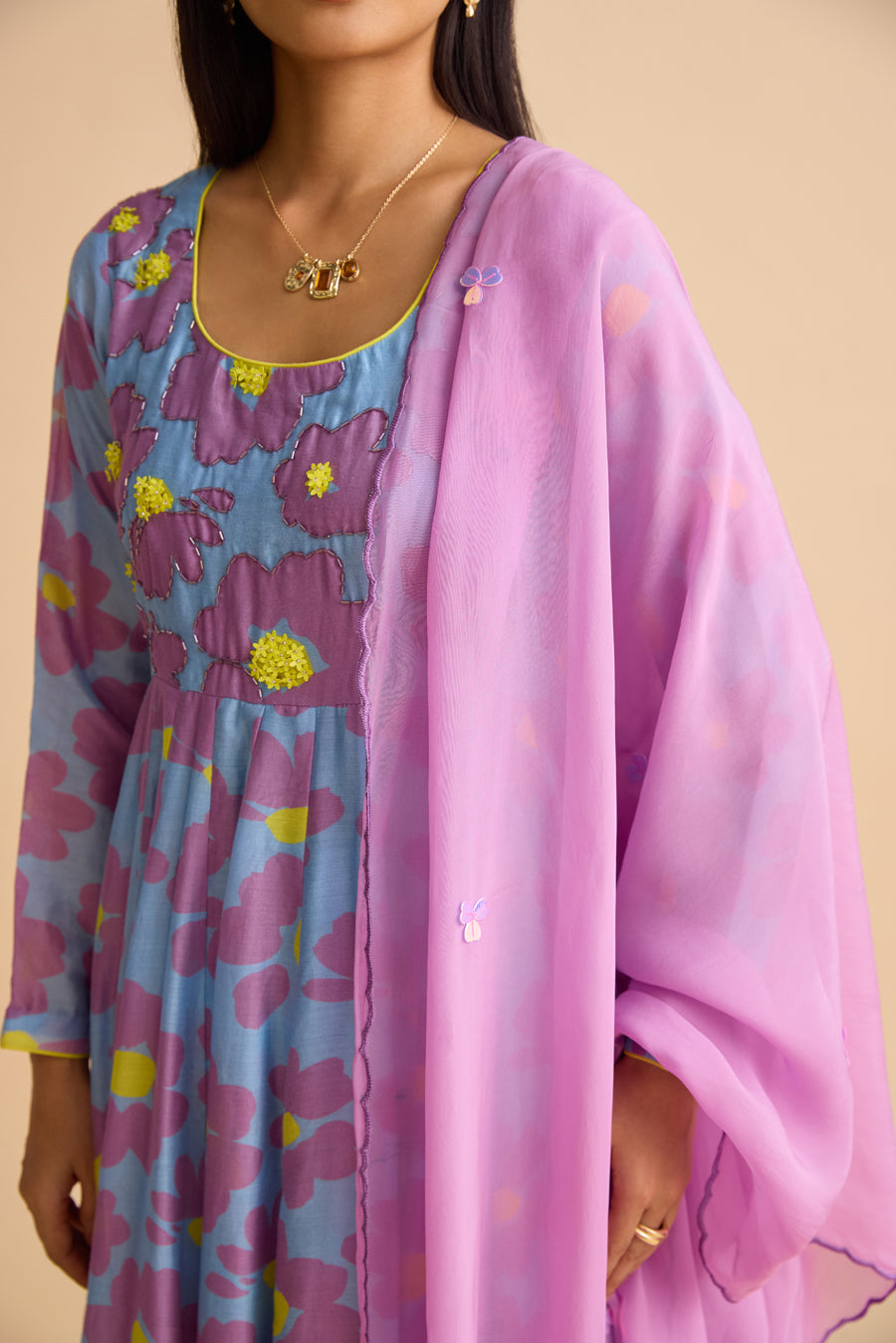 LA VIE EST BELLE SILK KURTA SET