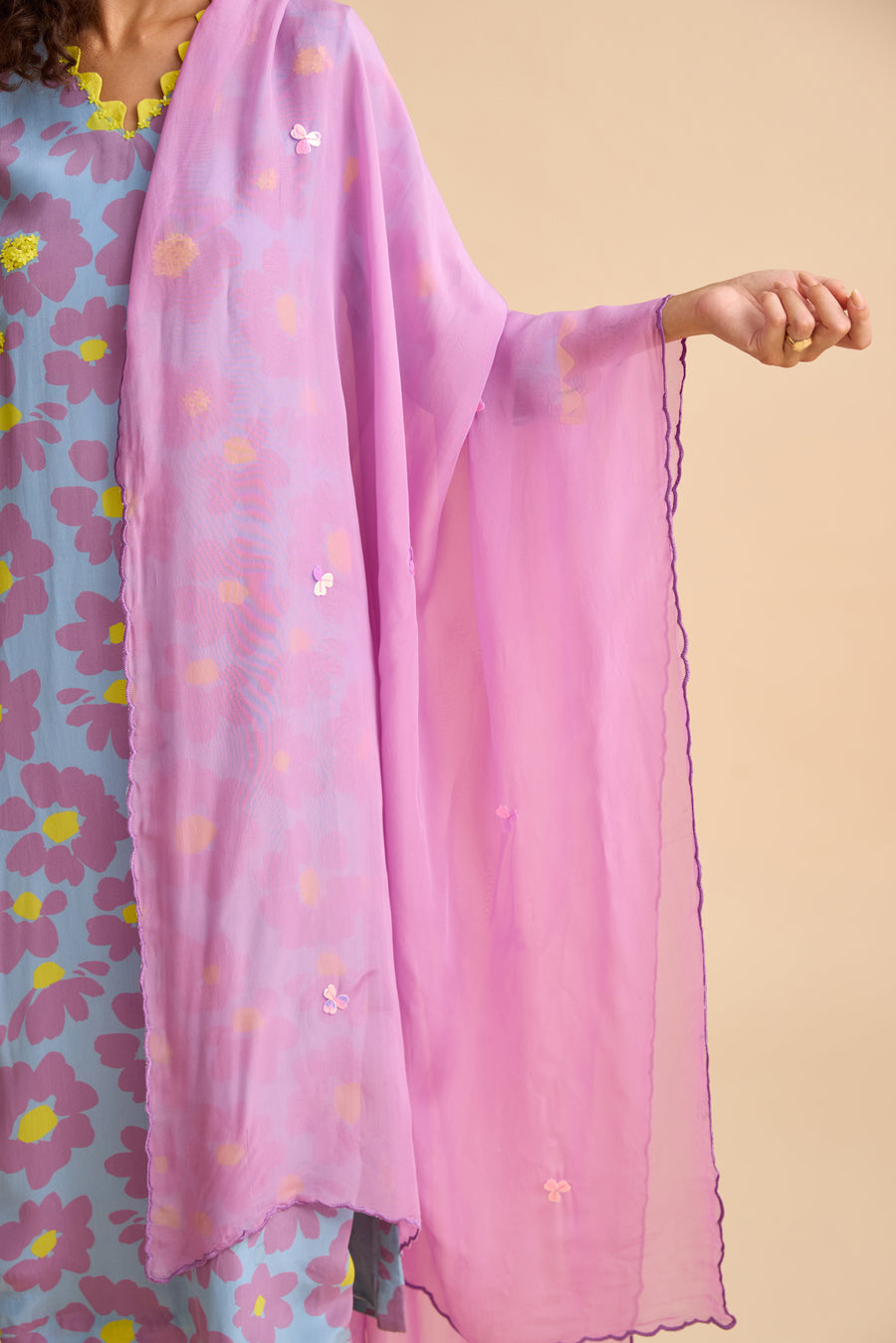 LA VIE EST BELLE SILK CREPE KURTA SET