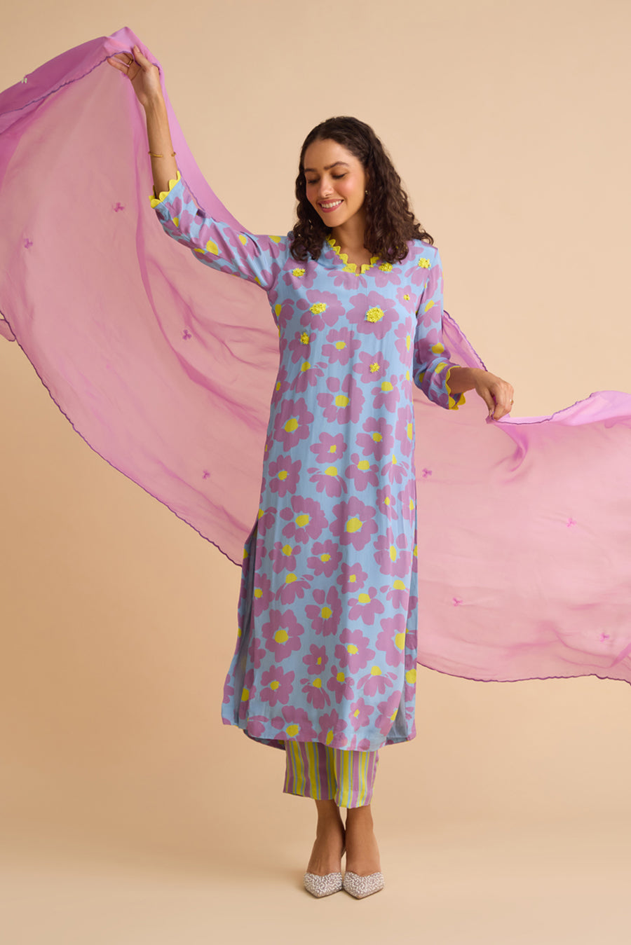 LA VIE EST BELLE SILK CREPE KURTA SET